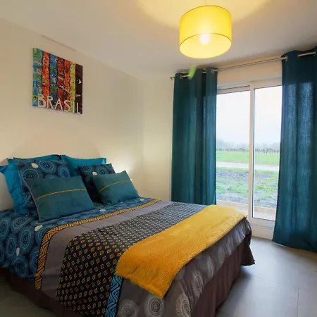 Casa vacanze Lussac, 5 Pièces, 8 Personnes - Fr-1-440-430 Lussac (Gironde)